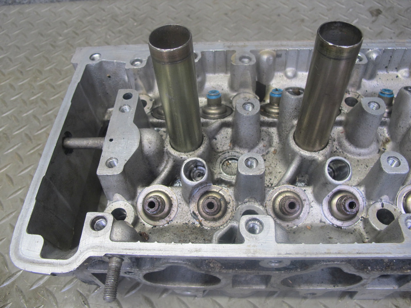 00-03 Honda S2000 2.0L F20C Engine Cylinder Head 117k Miles OEM