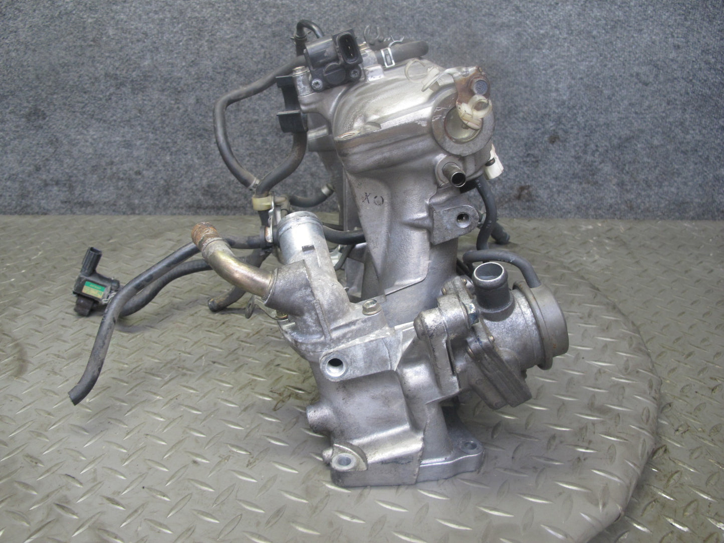 00-05 Honda S2000 2.0L F20C Engine Intake Manifold 118K Miles OEM