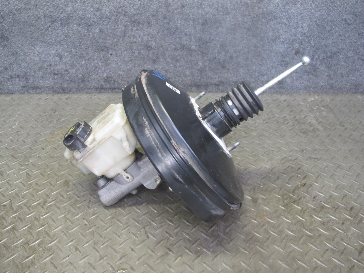 2008 VW Golf R32 MK5 VR6 Brake Master Cylinder Booster Fluid Reservoir OEM