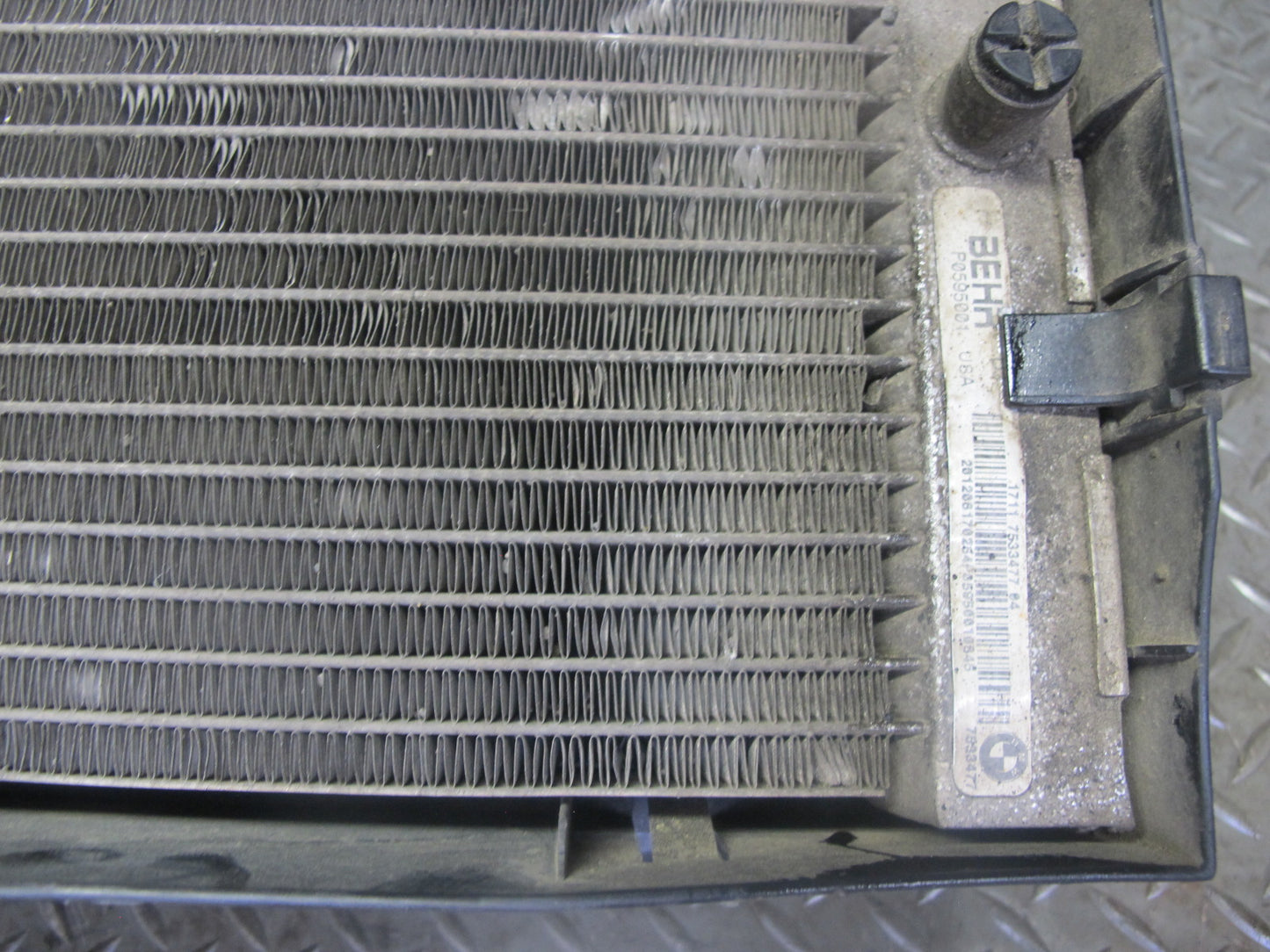 2010-2013 BMW E70 E71 X5M X6M S63 Engine Front Right Oil Cooler w Shroud