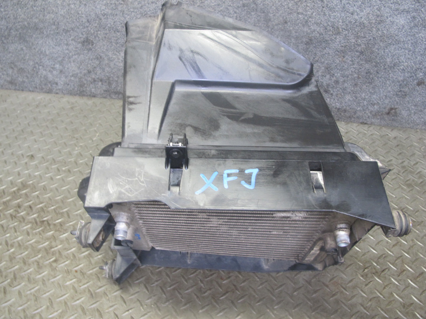 2010-2013 BMW E70 E71 X5M X6M S63 Engine Front Right Oil Cooler w Shroud