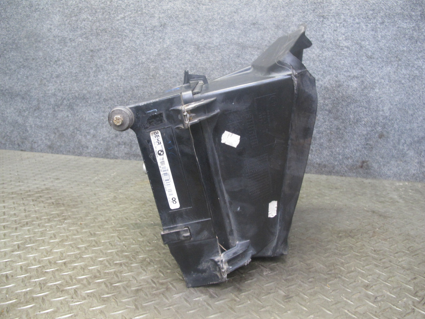 2010-2013 BMW E70 E71 X5M X6M S63 Engine Front Right Oil Cooler w Shroud