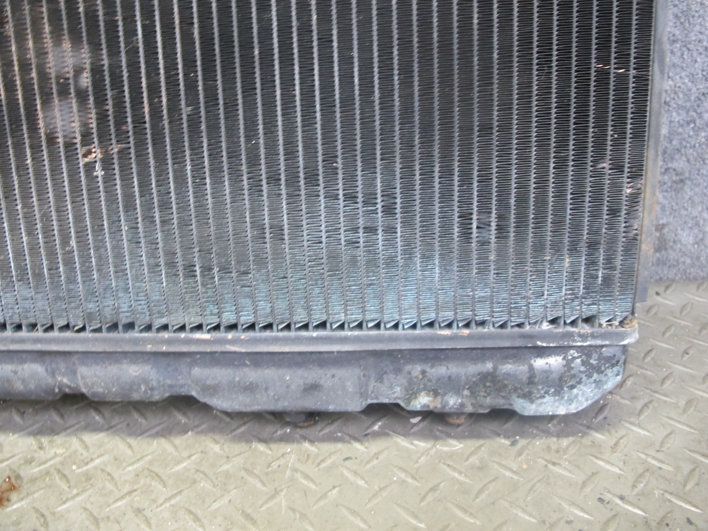 89-92 Toyota Supra MK3 MA70L 7MGE NON Turbo A/T Radiator w Dual Cooling Fan OEM