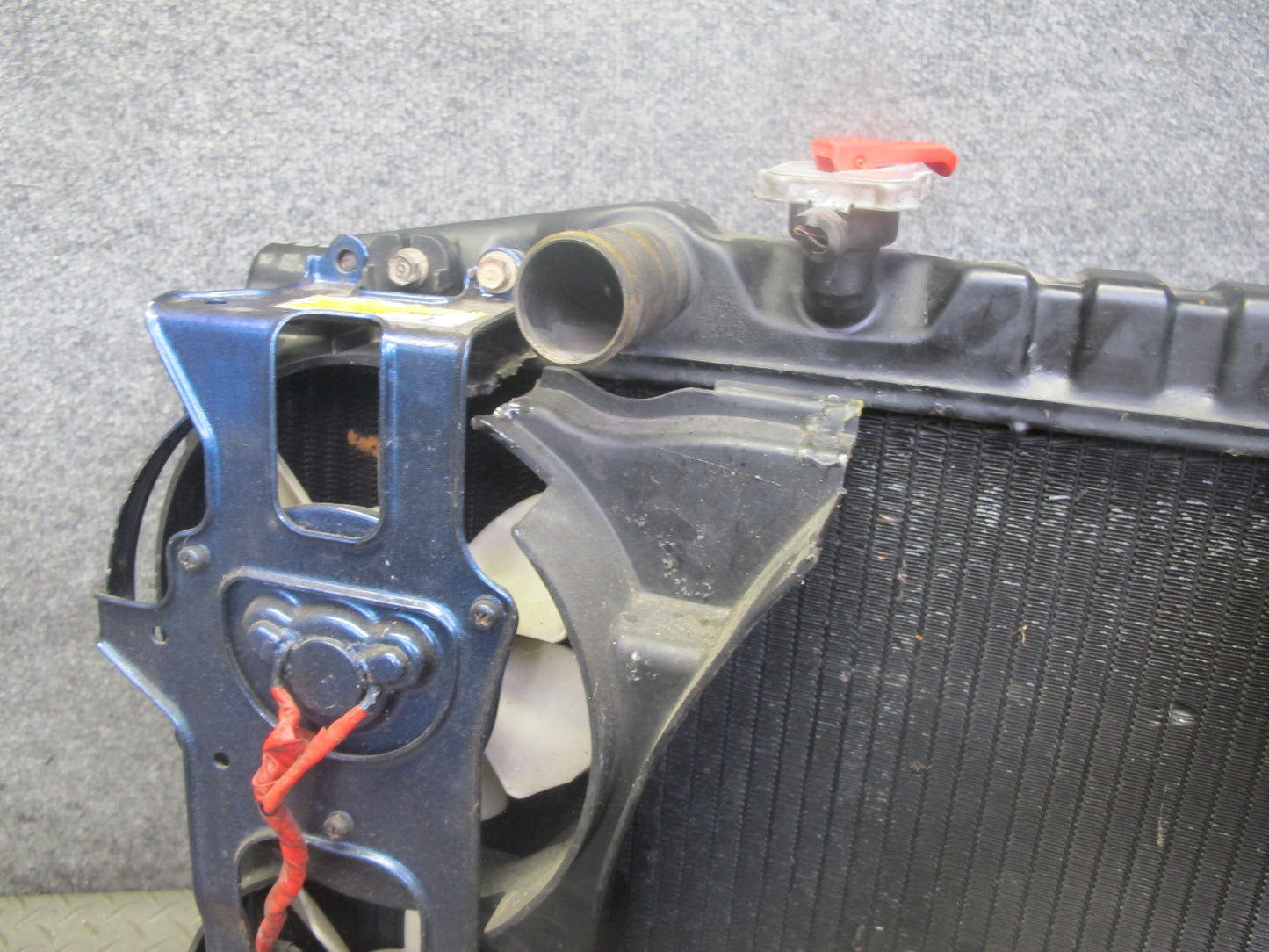 89-92 Toyota Supra MK3 MA70L 7MGE NON Turbo A/T Radiator w Dual Cooling Fan OEM
