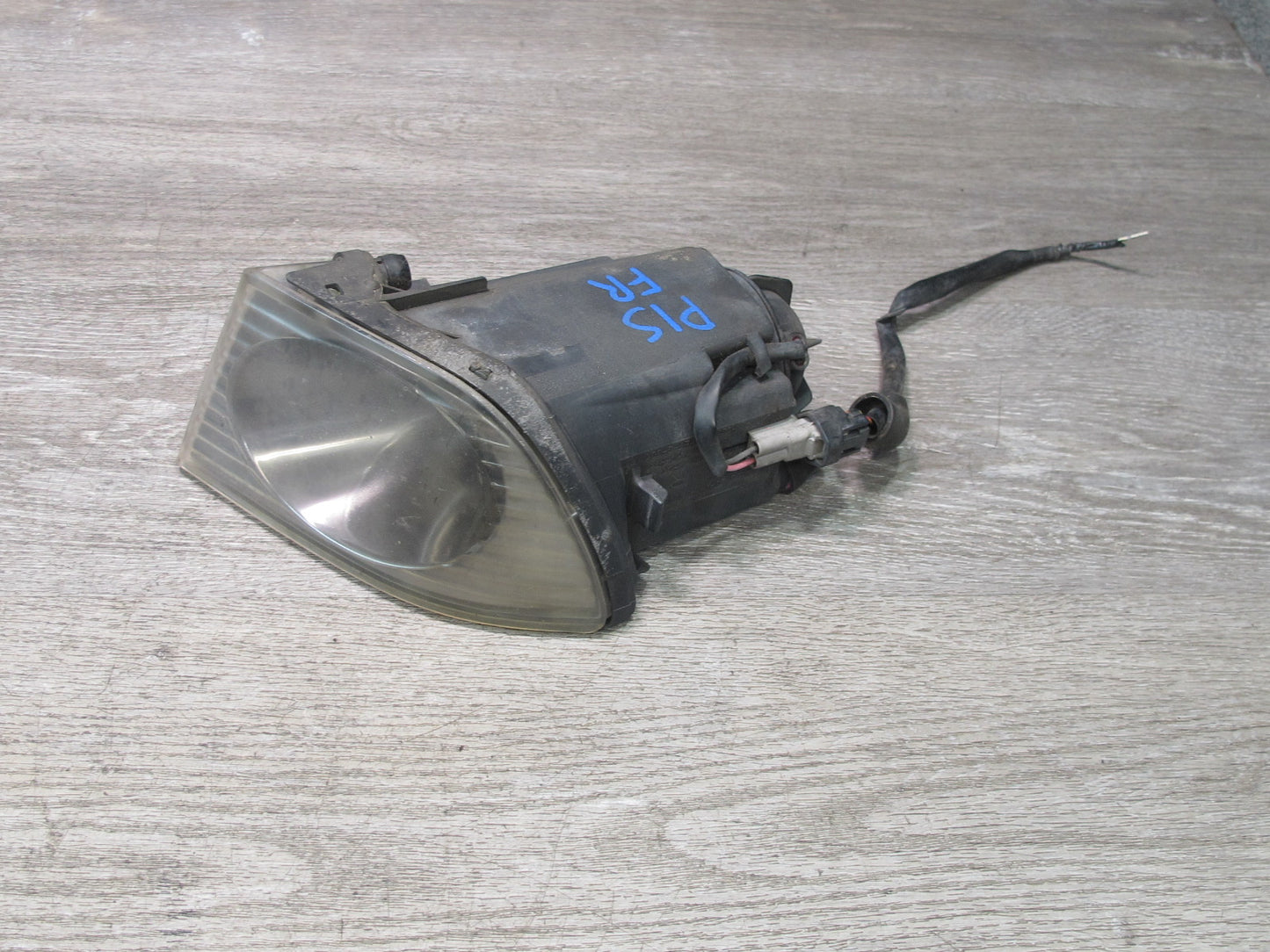 04-05 Lexus IS300 JCE10L Sedan Set of 2 Front Left & Right Fog Light Lamp OEM