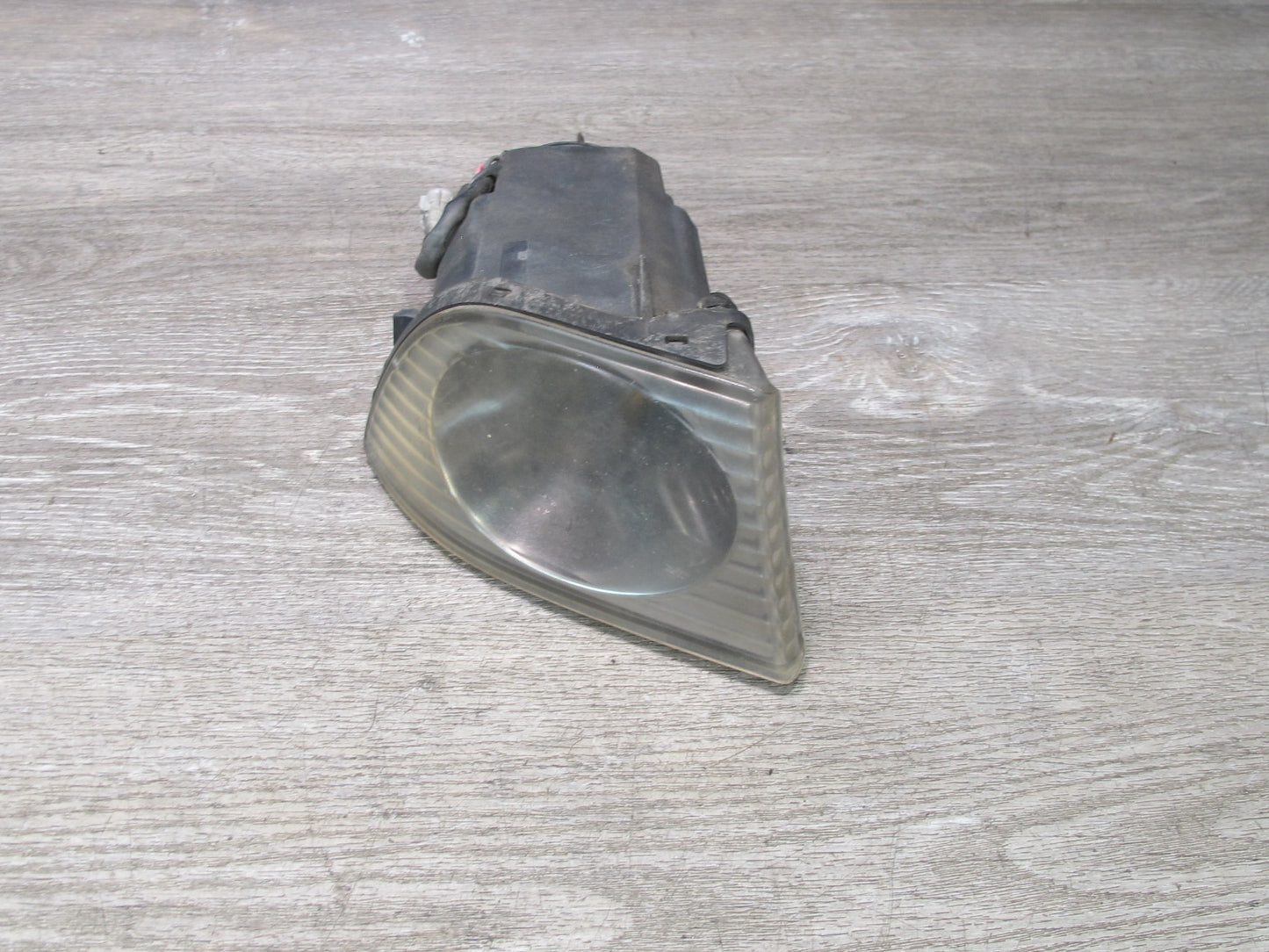 04-05 Lexus IS300 JCE10L Sedan Set of 2 Front Left & Right Fog Light Lamp OEM