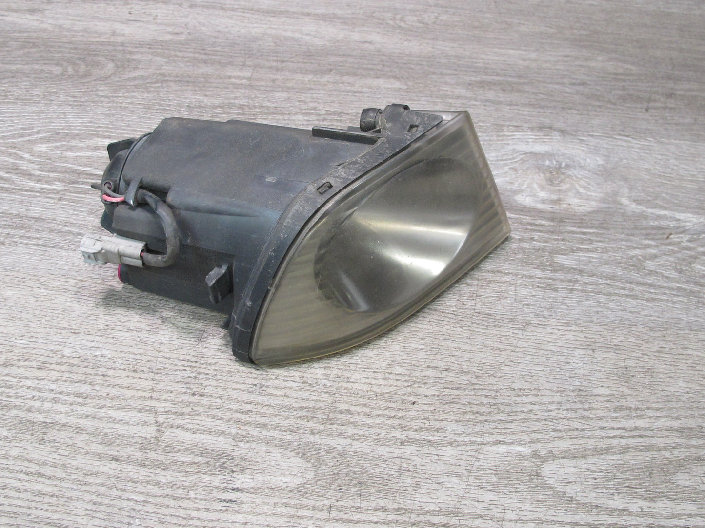 04-05 Lexus IS300 JCE10L Sedan Set of 2 Front Left & Right Fog Light Lamp OEM