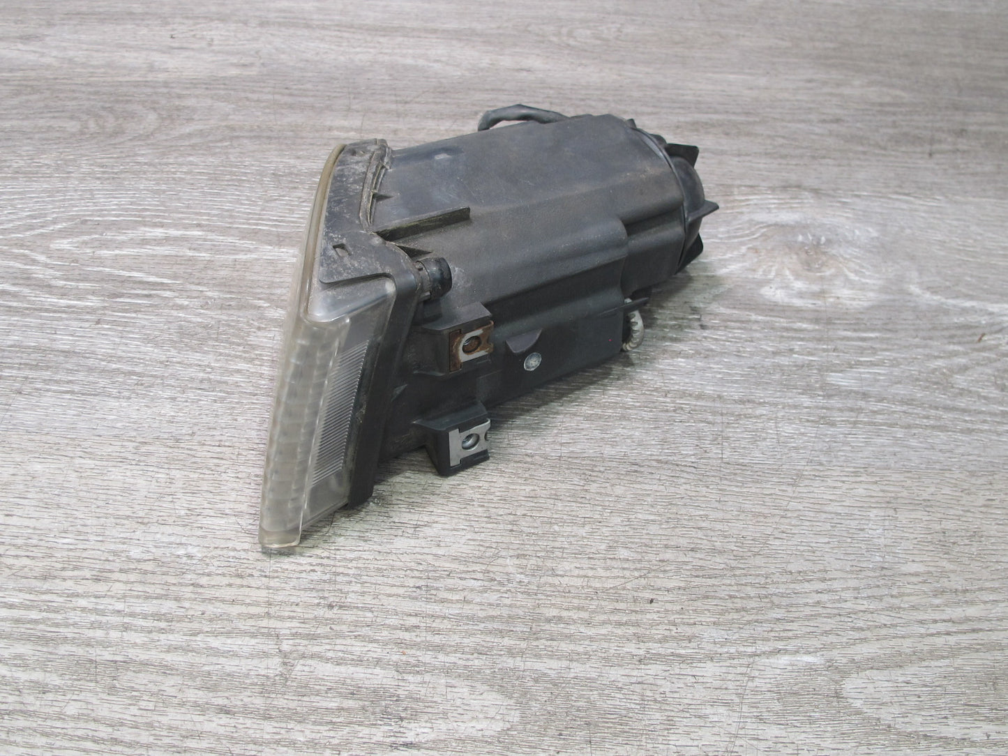 04-05 Lexus IS300 JCE10L Sedan Set of 2 Front Left & Right Fog Light Lamp OEM