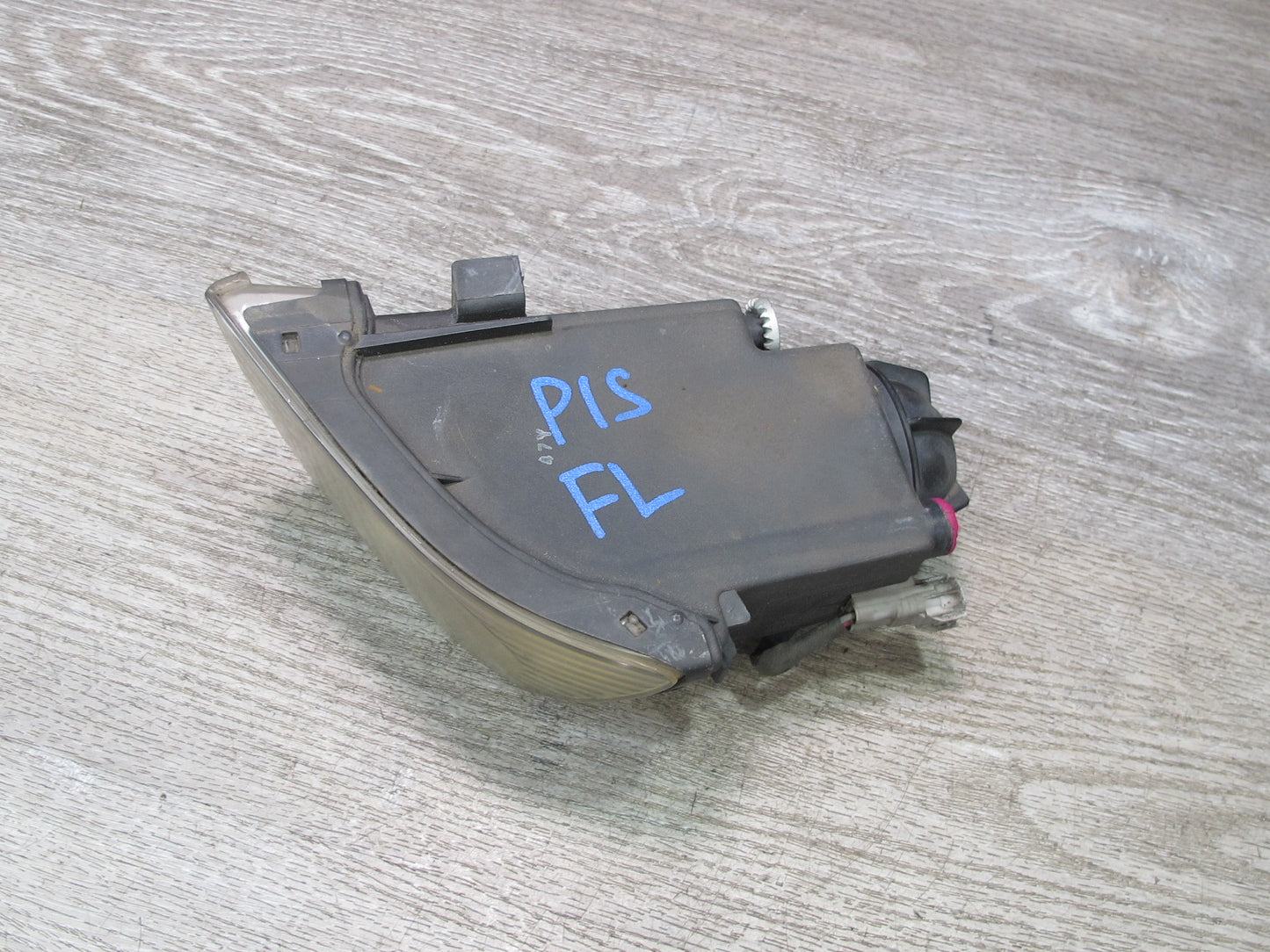 04-05 Lexus IS300 JCE10L Sedan Set of 2 Front Left & Right Fog Light Lamp OEM