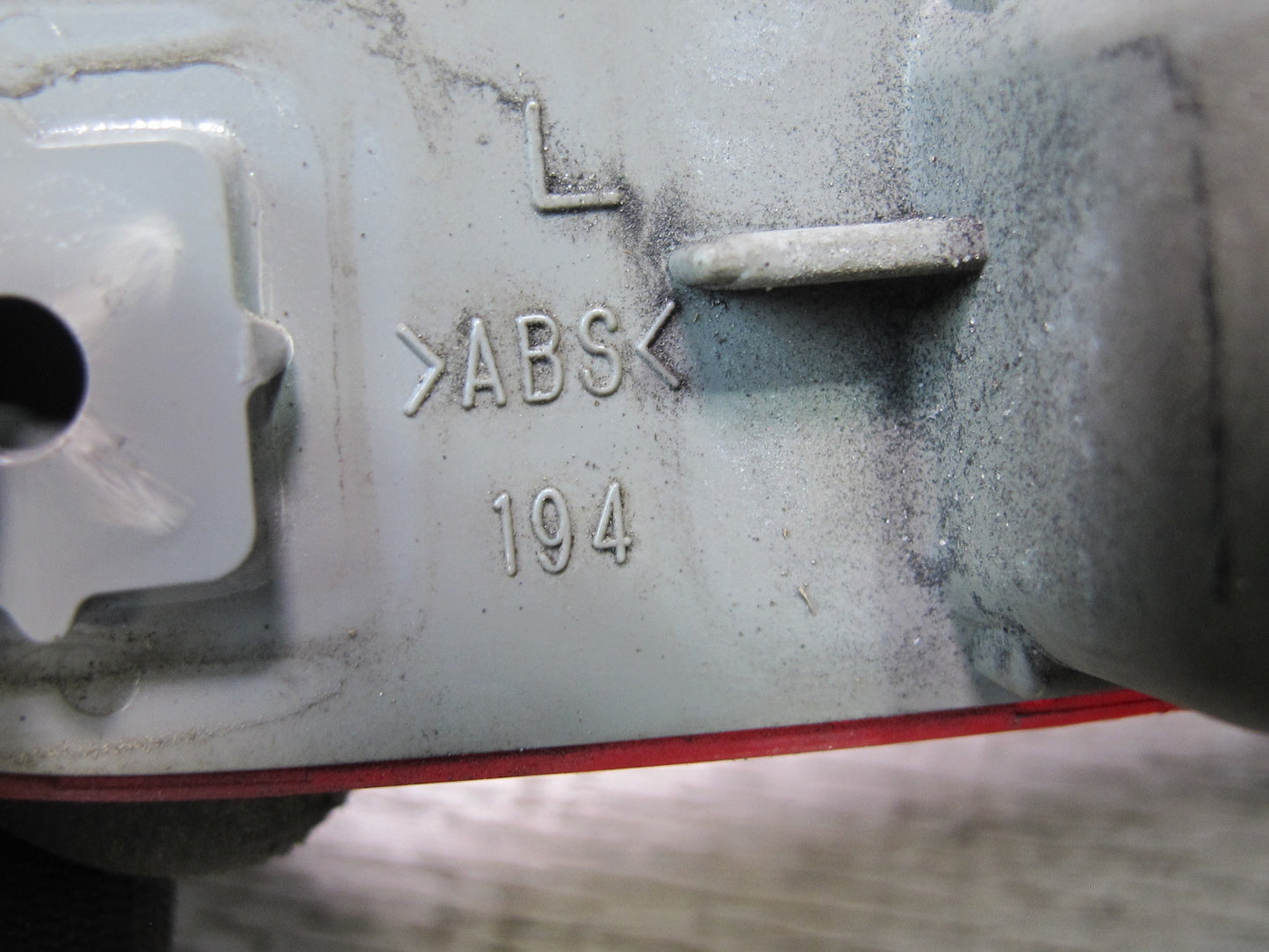 01-05 Lexus IS300 JCE10L Sedan Rear Bumper Left Right Side Marker Light Set OEM