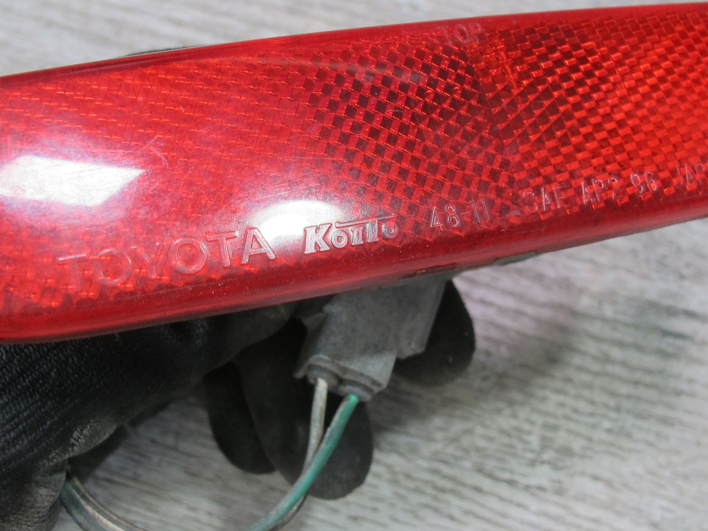 01-05 Lexus IS300 JCE10L Sedan Rear Bumper Left Right Side Marker Light Set OEM