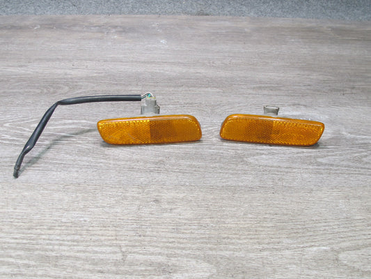 01-05 Lexus IS300 JCE10L Sedan Front Bumper Left Right Side Marker Light Set OEM
