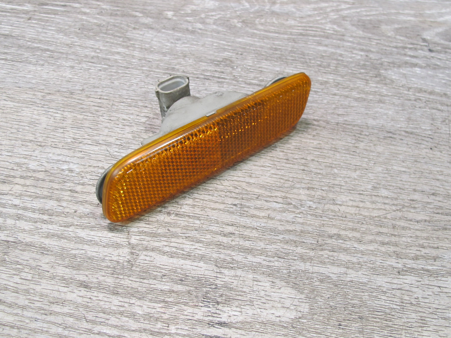 01-05 Lexus IS300 JCE10L Sedan Front Bumper Left Right Side Marker Light Set OEM