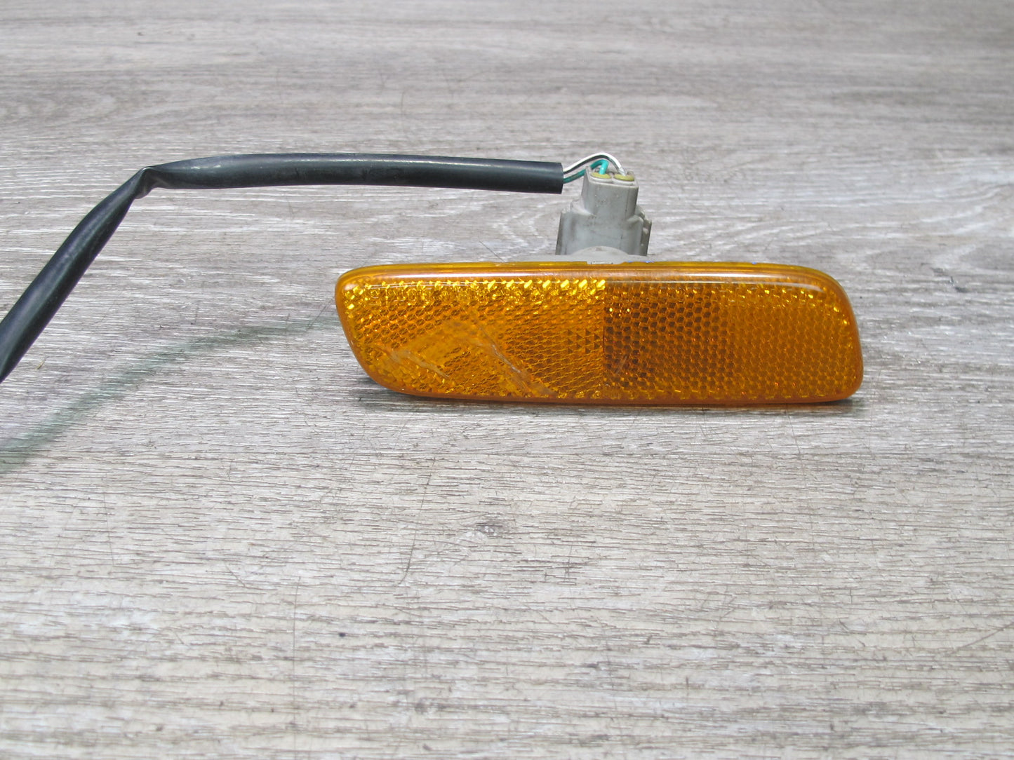 01-05 Lexus IS300 JCE10L Sedan Front Bumper Left Right Side Marker Light Set OEM