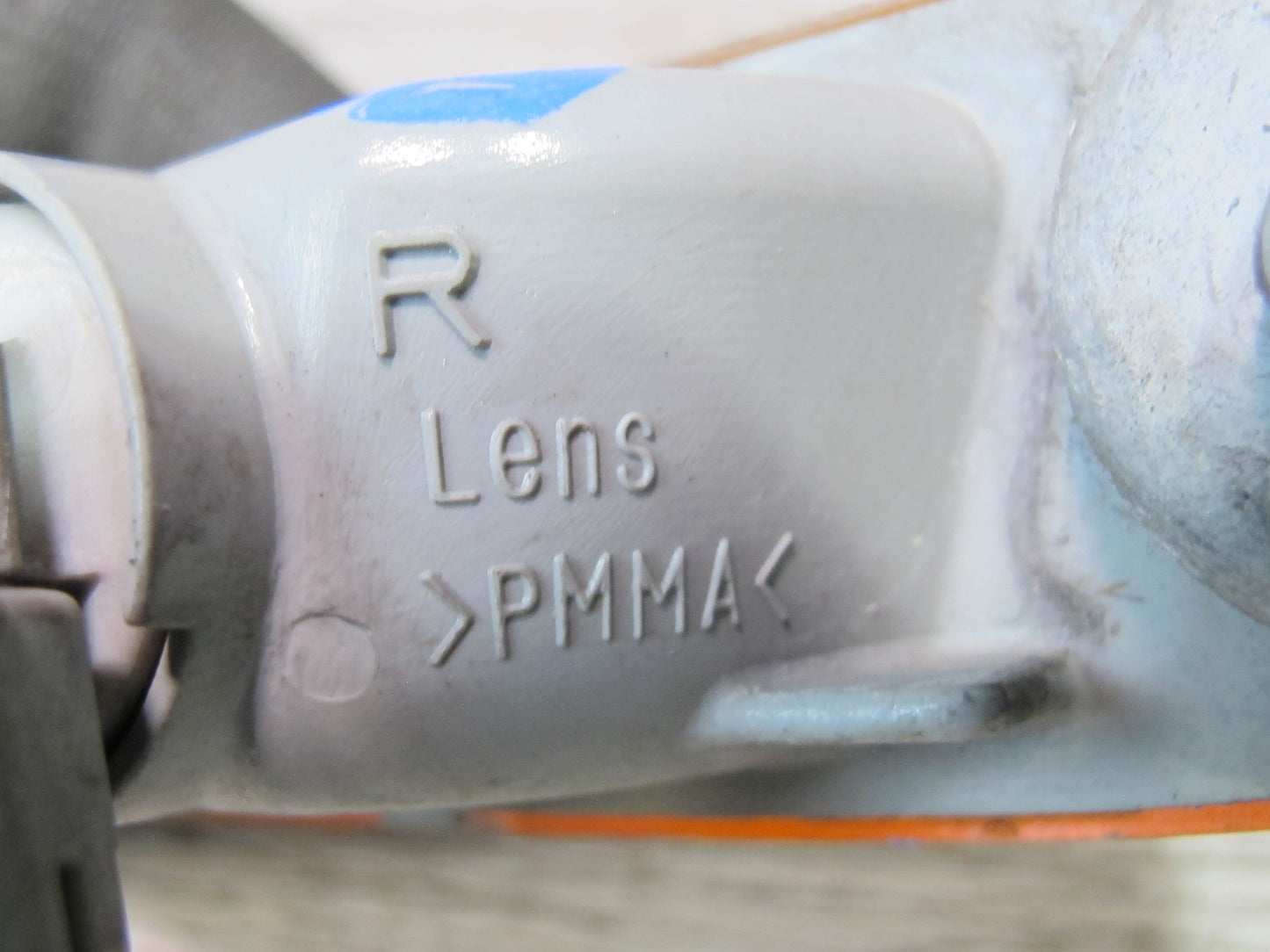 01-05 Lexus IS300 JCE10L Sedan Front Bumper Left Right Side Marker Light Set OEM
