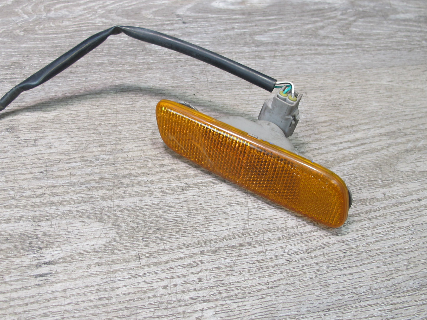01-05 Lexus IS300 JCE10L Sedan Front Bumper Left Right Side Marker Light Set OEM