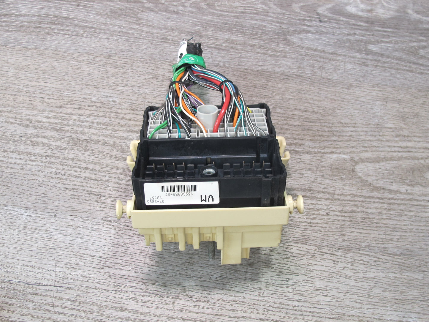 2003-2007 Hummer H2 Dashboard Fuse Relay Junction Box 15266958