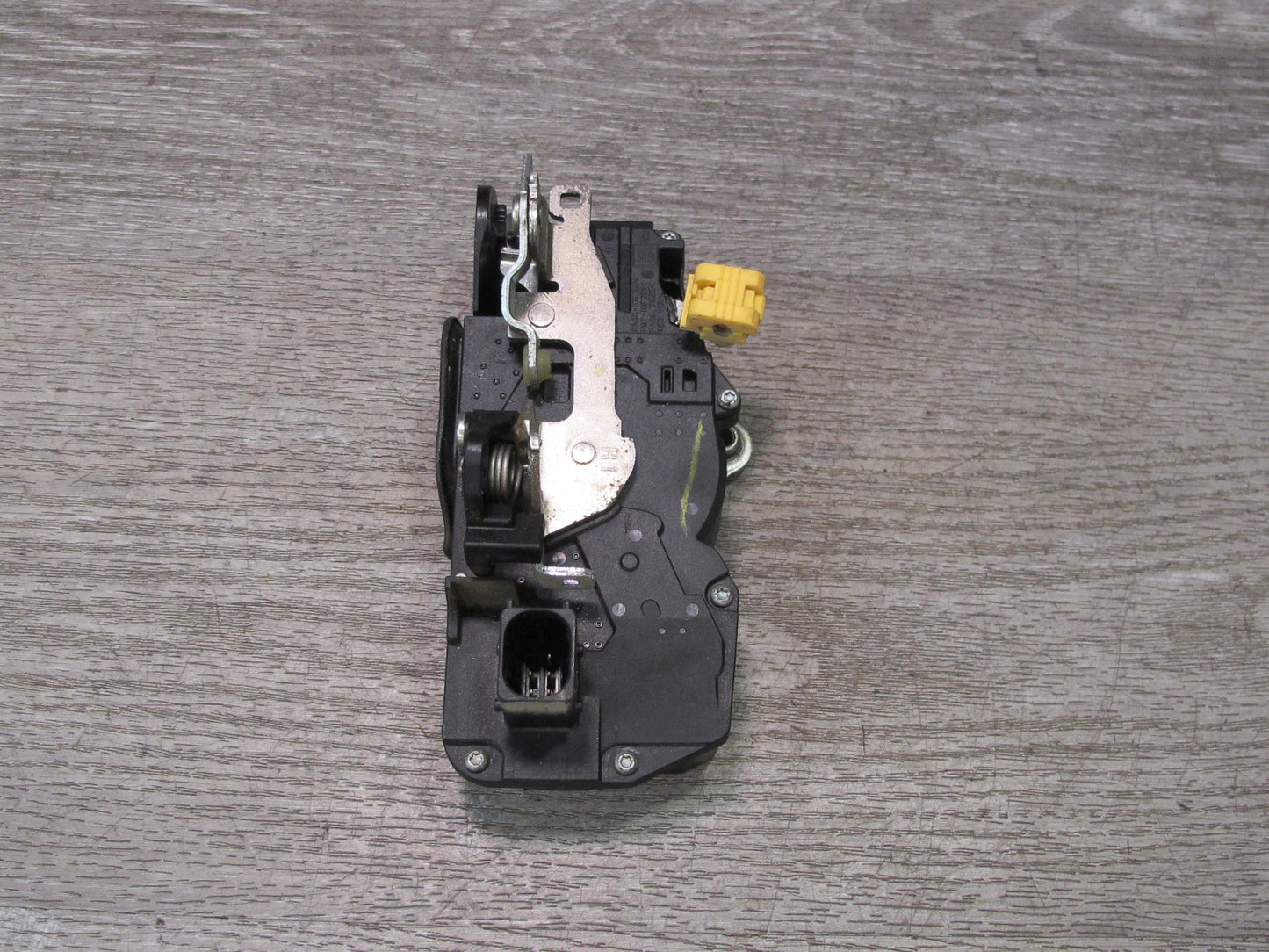 2006-2007 Hummer H2 Front Right Side Pass Door Lock Latch Actuator 15277648