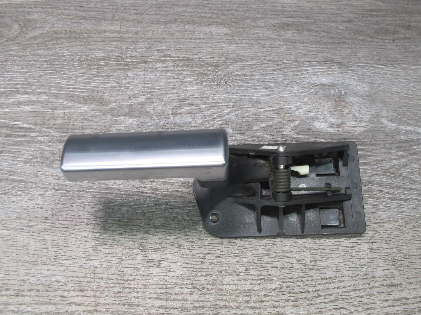 2003-2007 Hummer H2 Front Left Driver Side Door Interior Chrome Handle