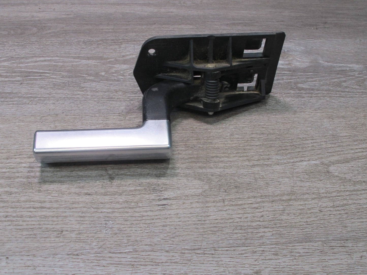 2003-2007 Hummer H2 Front Right Pass Side Door Interior Chrome Handle