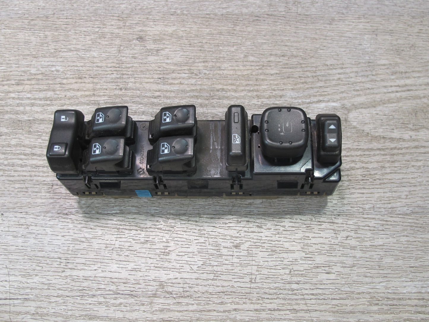 2005-2007 Hummer H2 Front Left Driver Side Door Master Window Switch