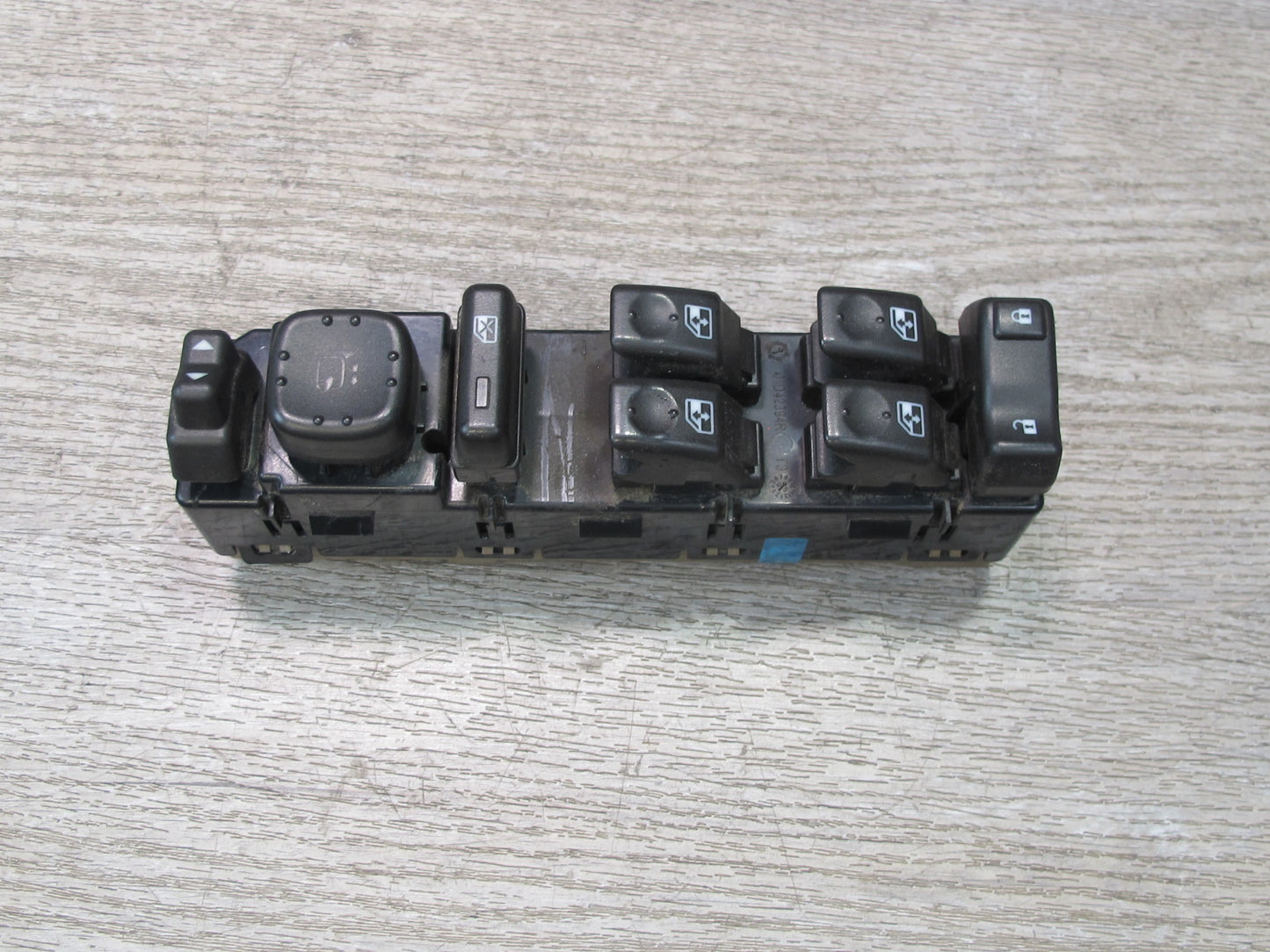 2005-2007 Hummer H2 Front Left Driver Side Door Master Window Switch