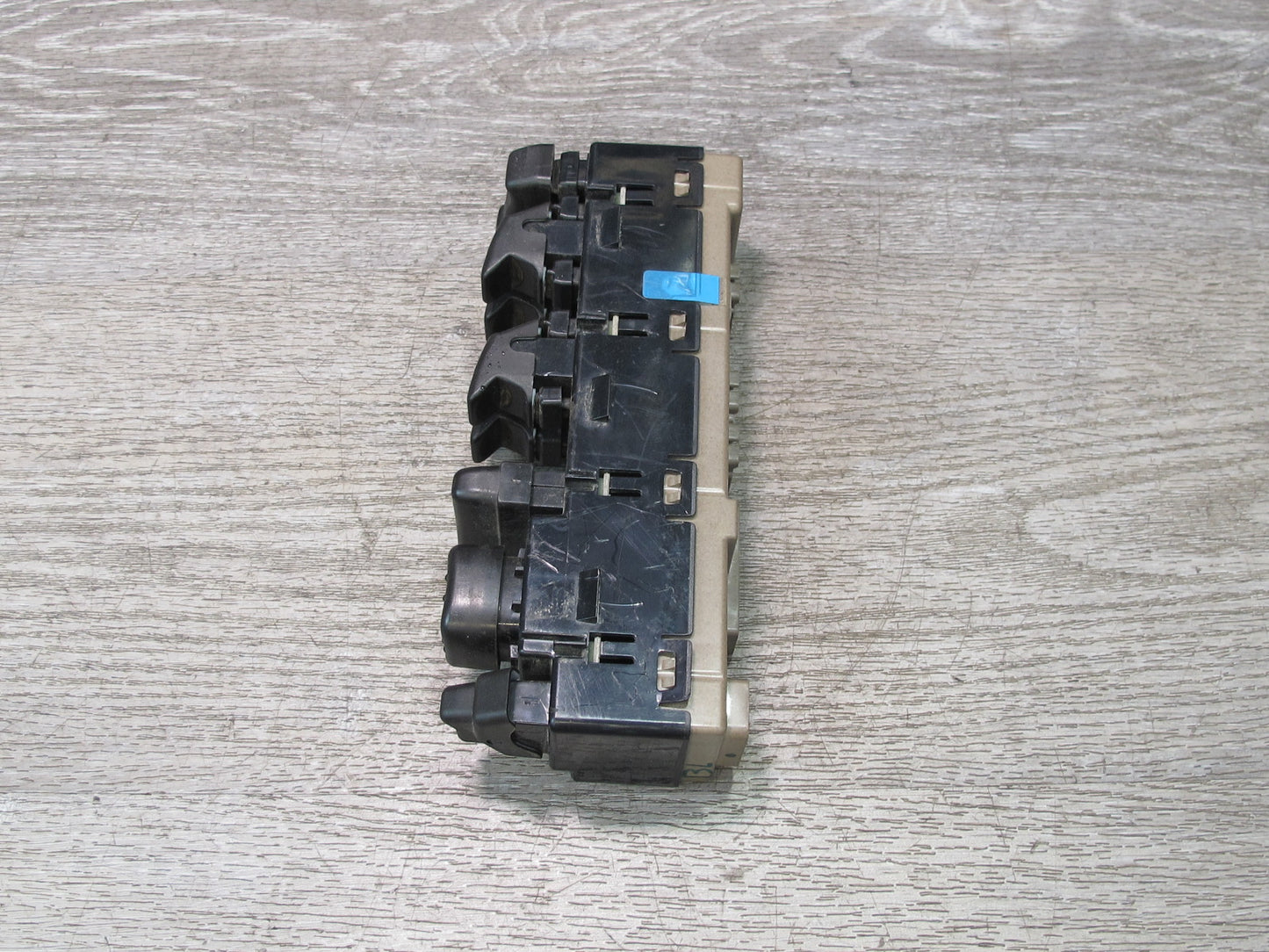 2005-2007 Hummer H2 Front Left Driver Side Door Master Window Switch