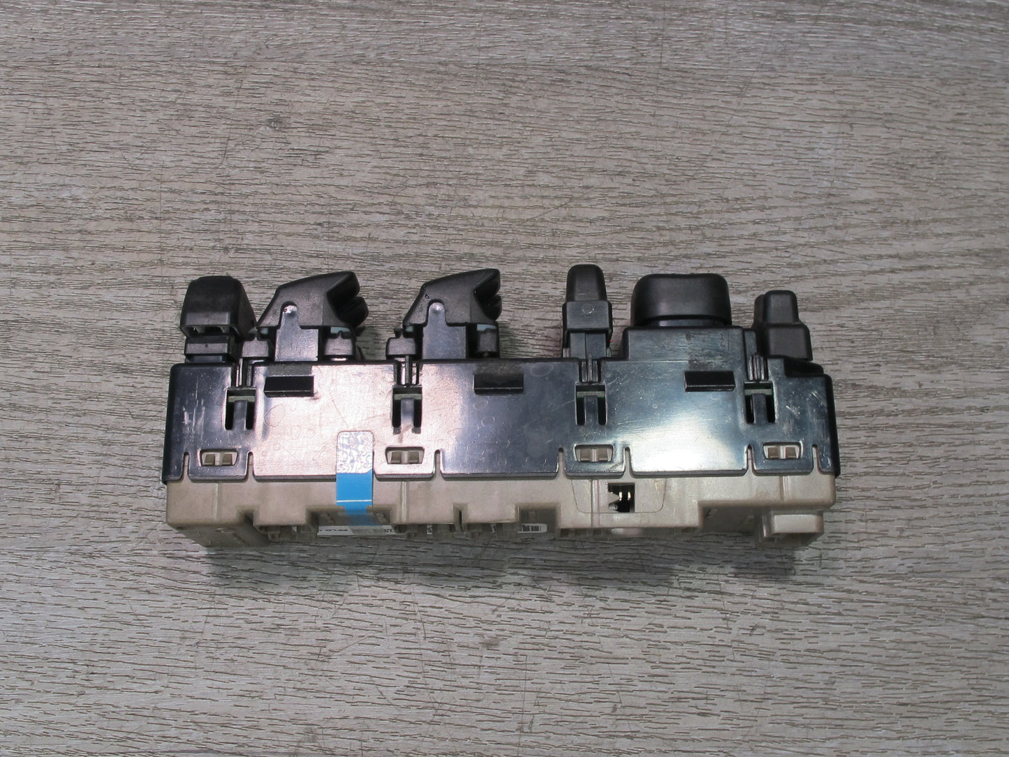 2005-2007 Hummer H2 Front Left Driver Side Door Master Window Switch
