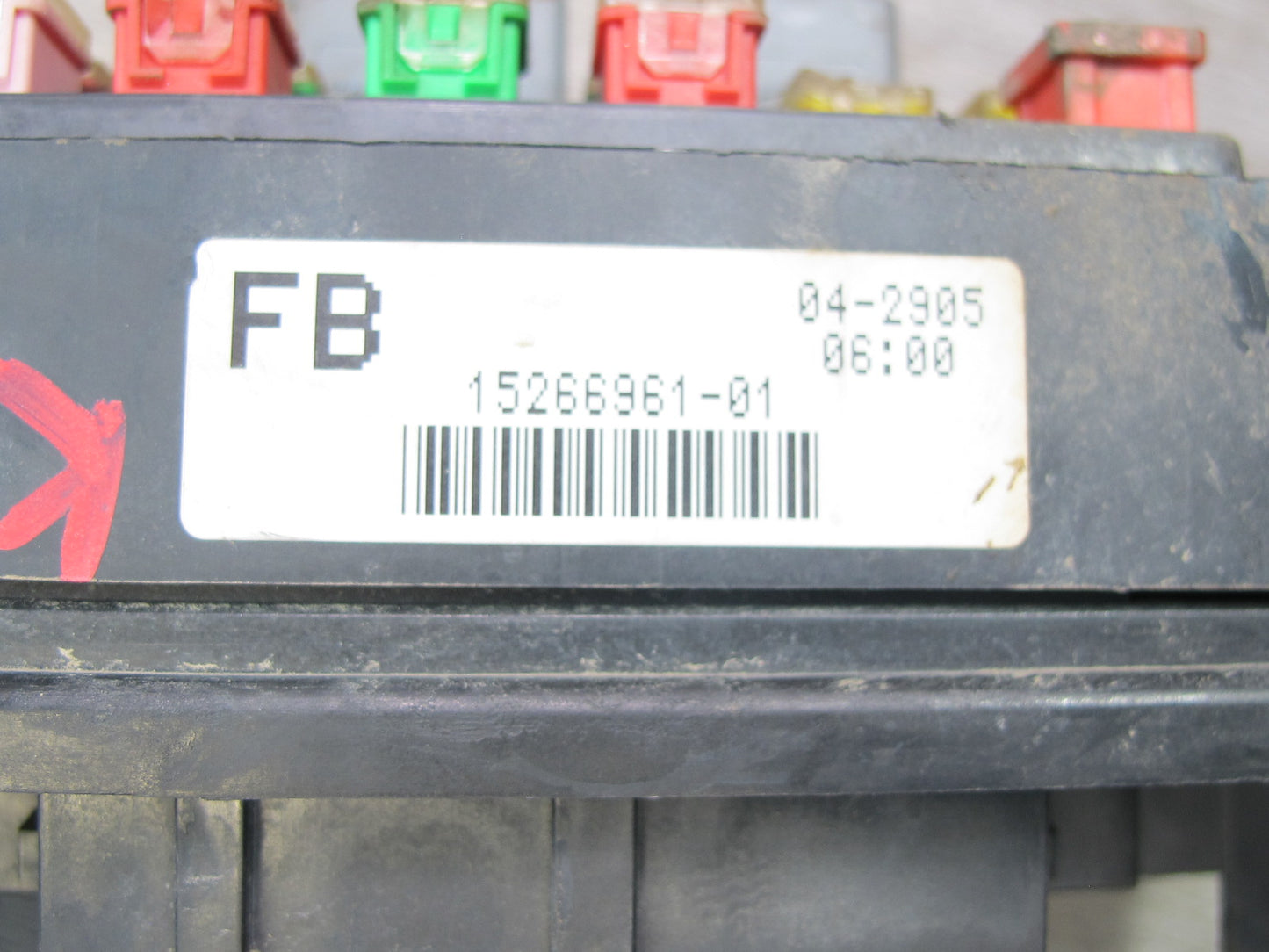 2004-2006 Hummer H2 Engine Fuse Relay Junction Box Block Assembly