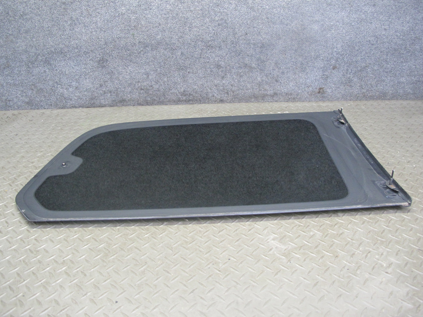 2003-2007 Lexus J100 LX470 Rear Left Driver Side Quarter Glass Window