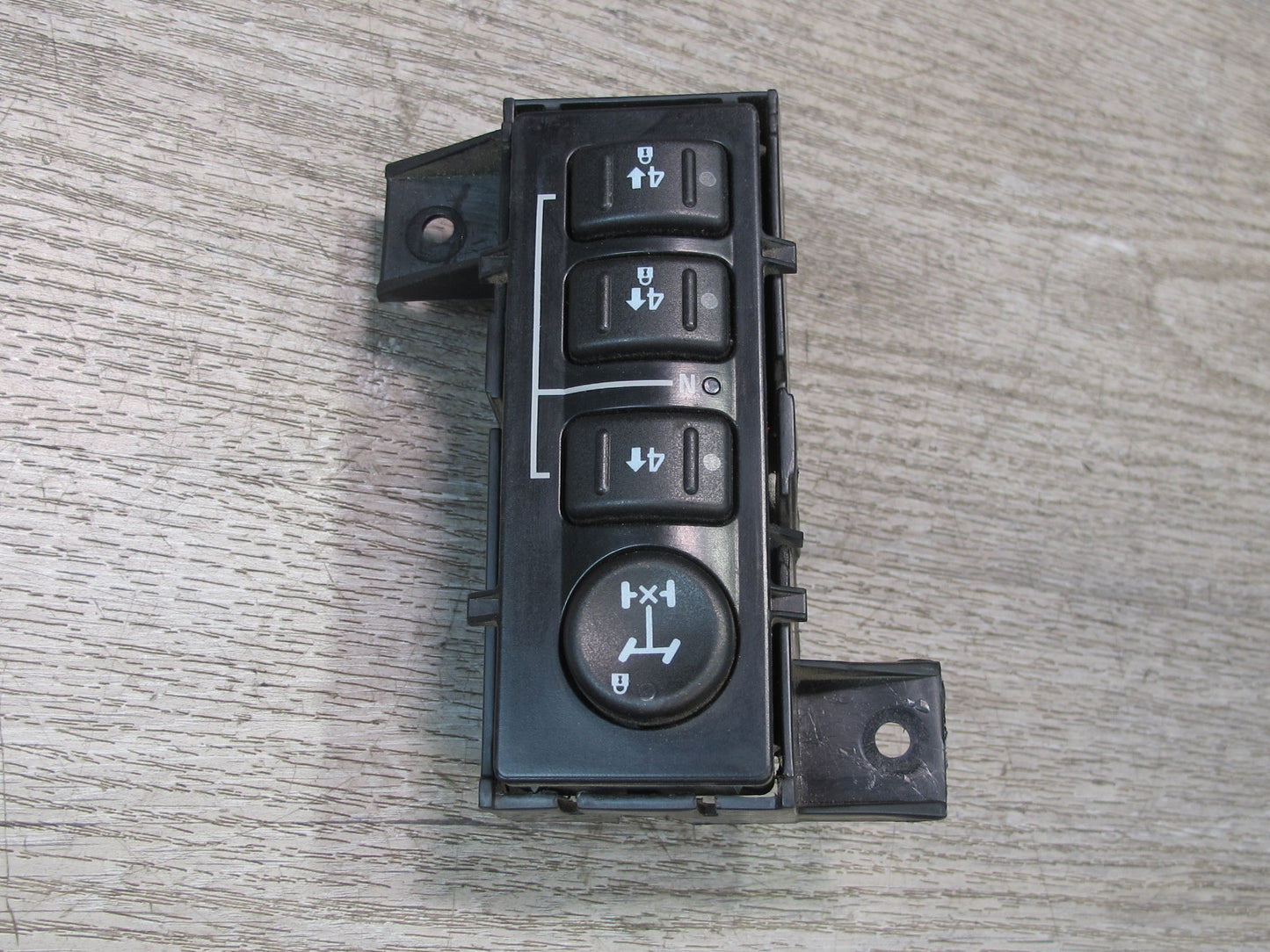 2003-2007 Hummer H2 Dash Transfer Case Select Control Switch W/bracket 15192439
