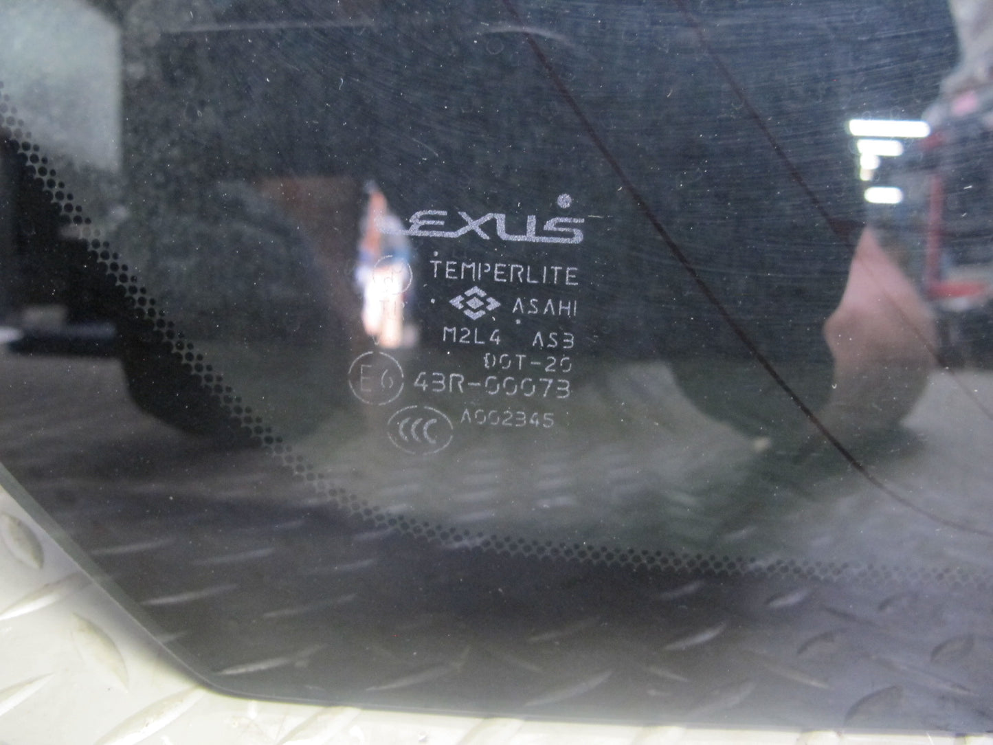 2003-2007 Lexus J100 LX470 Rear Right Passenger Side Quarter Glass Window