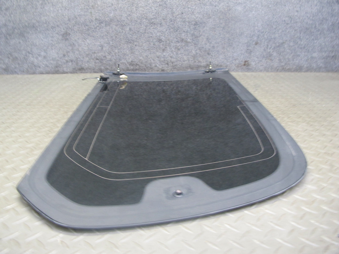 2003-2007 Lexus J100 LX470 Rear Right Passenger Side Quarter Glass Window