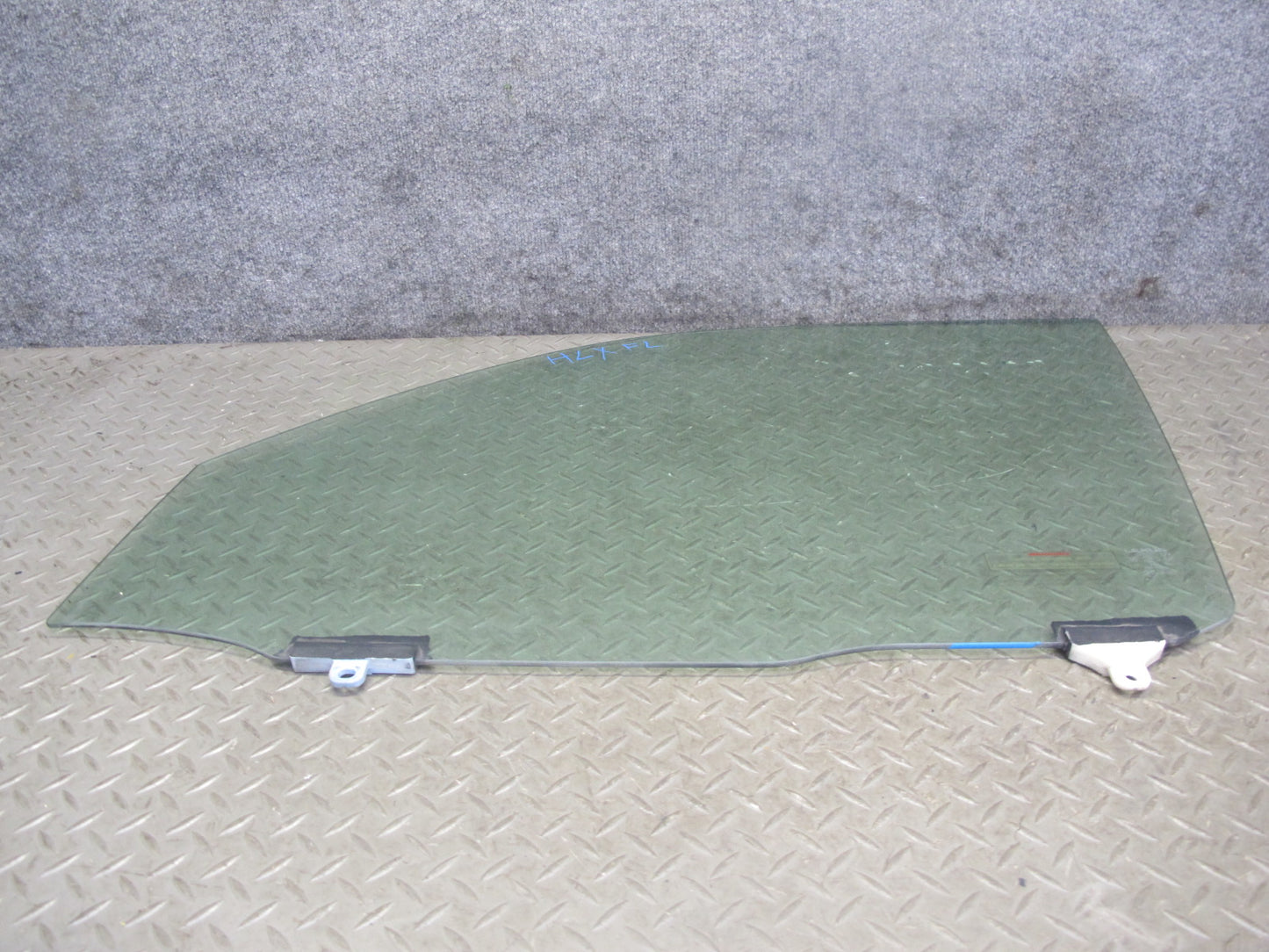 2003-2007 Lexus J100 LX470 Front Left Driver Side Door Glass Window
