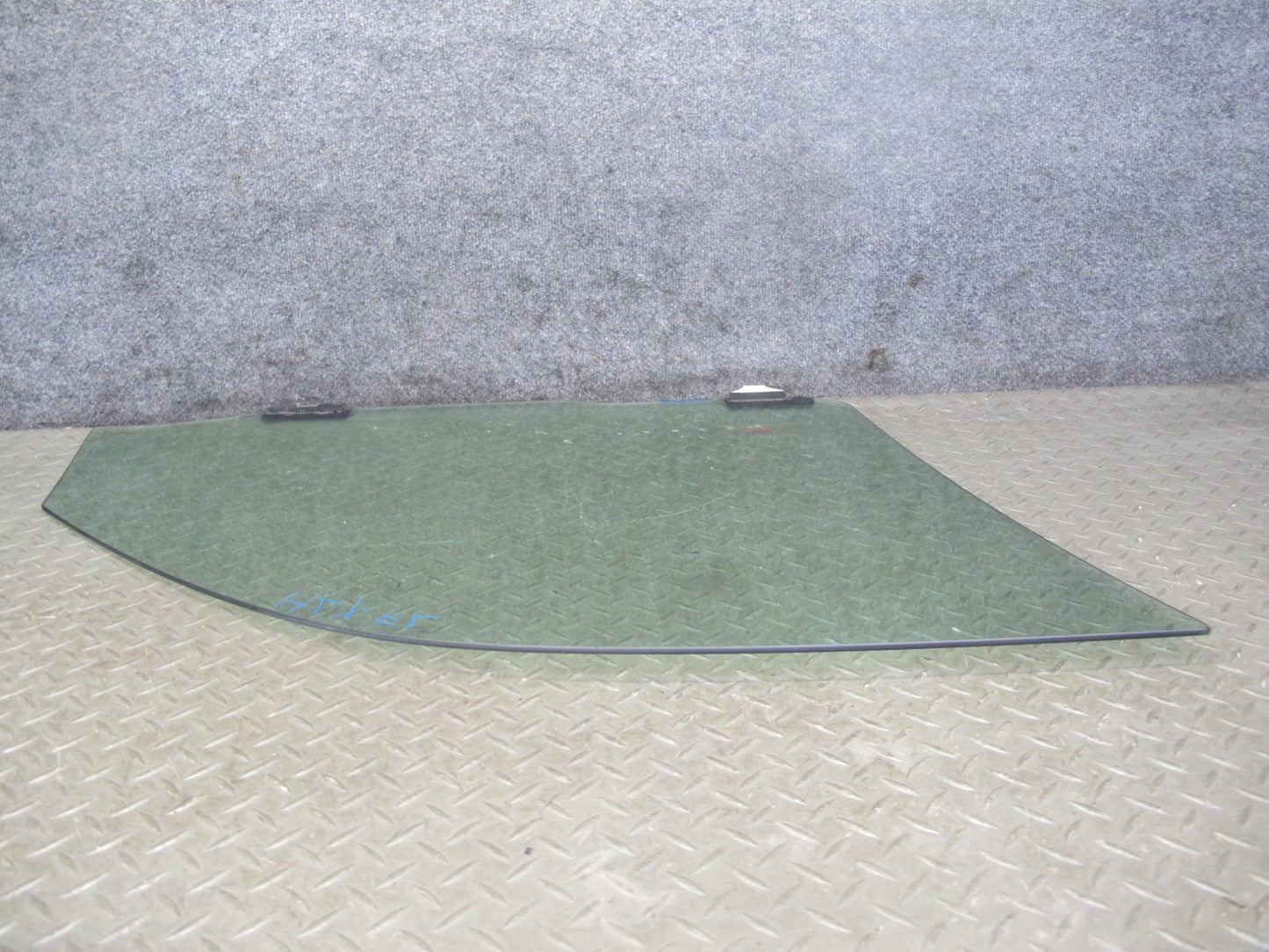 2003-2007 Lexus J100 LX470 Front Left Driver Side Door Glass Window