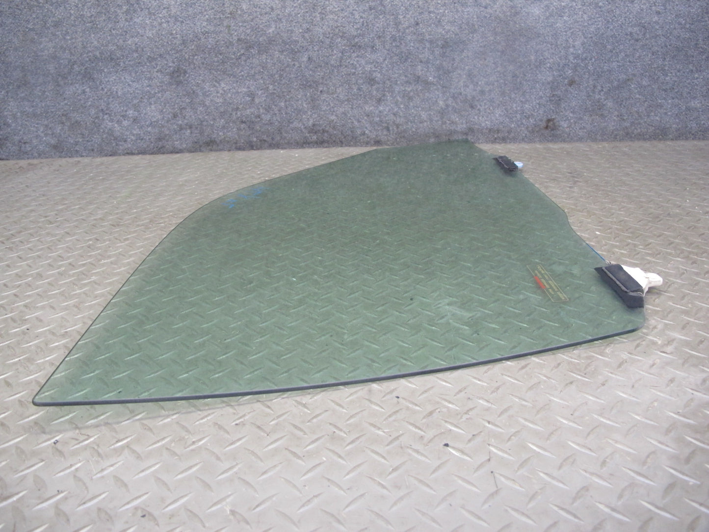 2003-2007 Lexus J100 LX470 Front Left Driver Side Door Glass Window