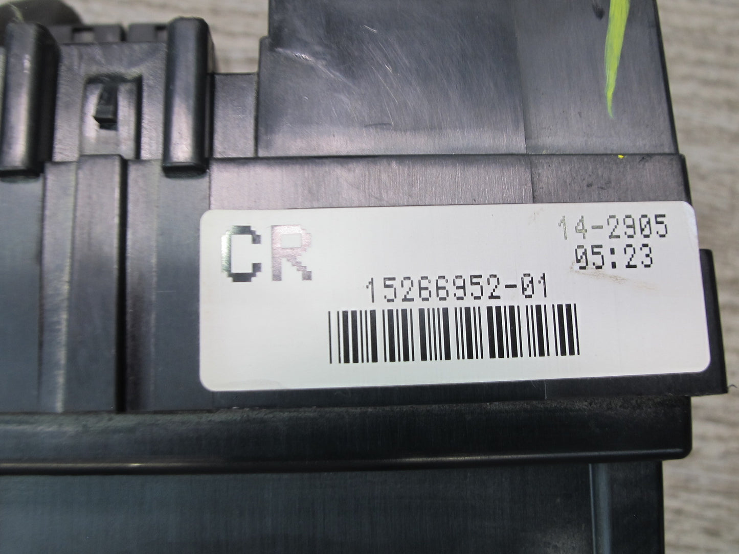 2005-2007 Hummer H2 Dash Cabin Interior Junction Fuse Relay Box 15266952