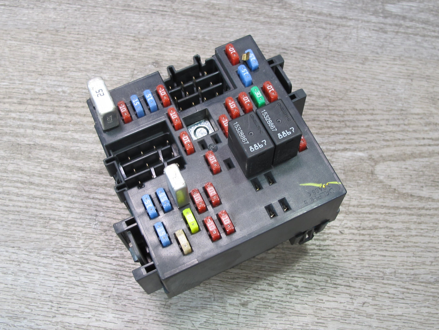 2005-2007 Hummer H2 Dash Cabin Interior Junction Fuse Relay Box 15266952