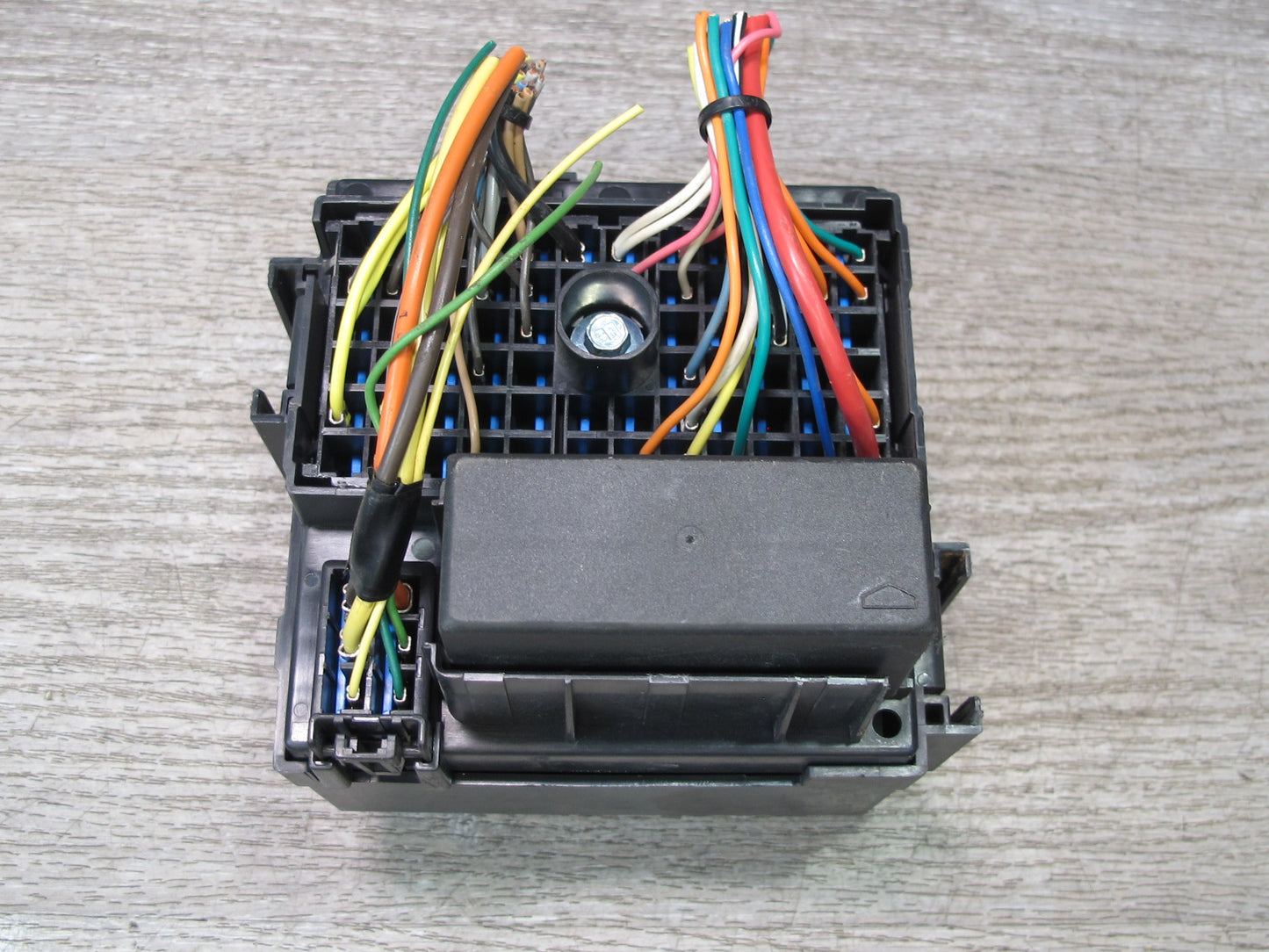 2005-2007 Hummer H2 Dash Cabin Interior Junction Fuse Relay Box 15266952