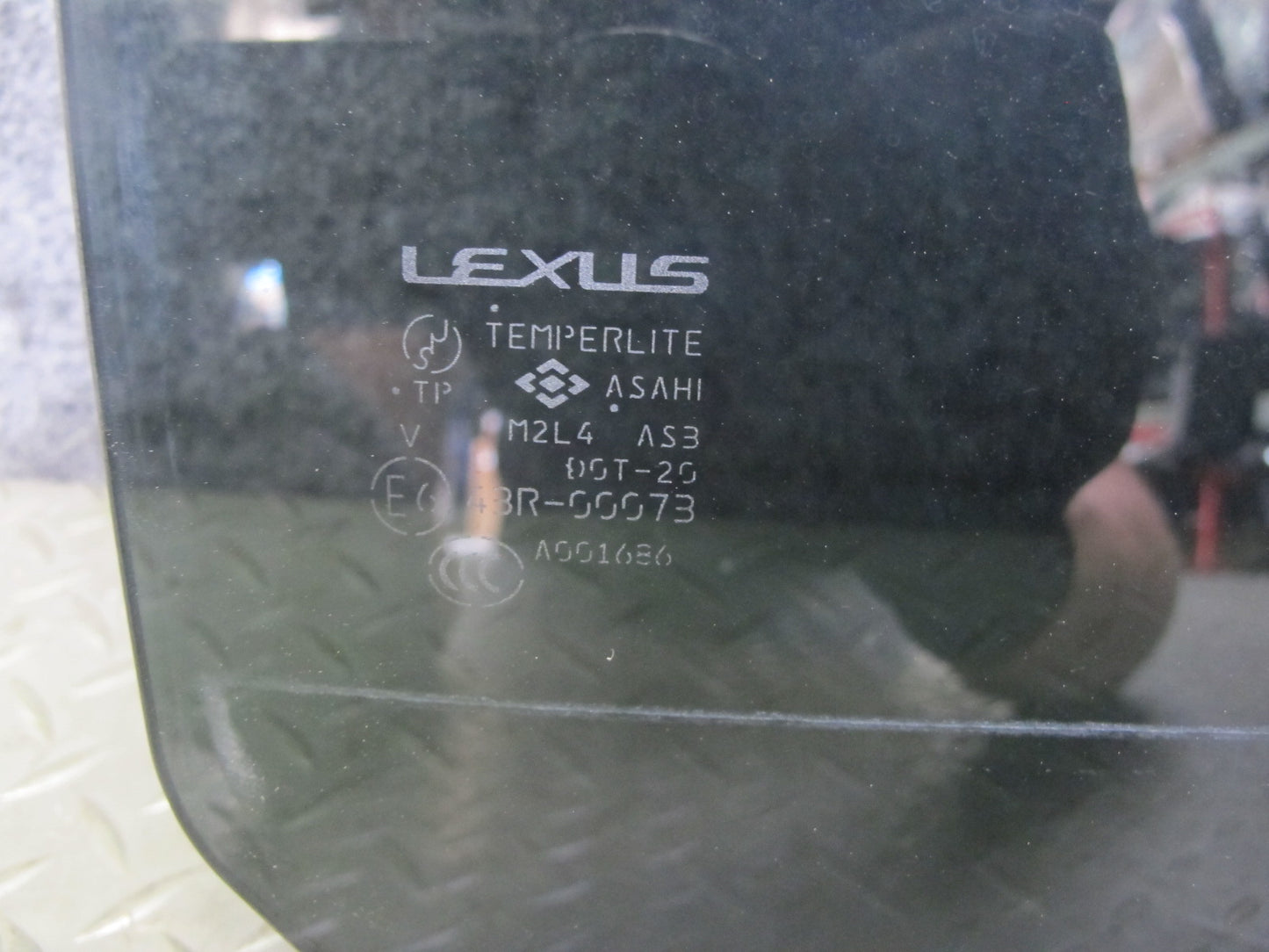2003-2007 Lexus J100 LX470 Rear Right Passenger Side Door Glass Window
