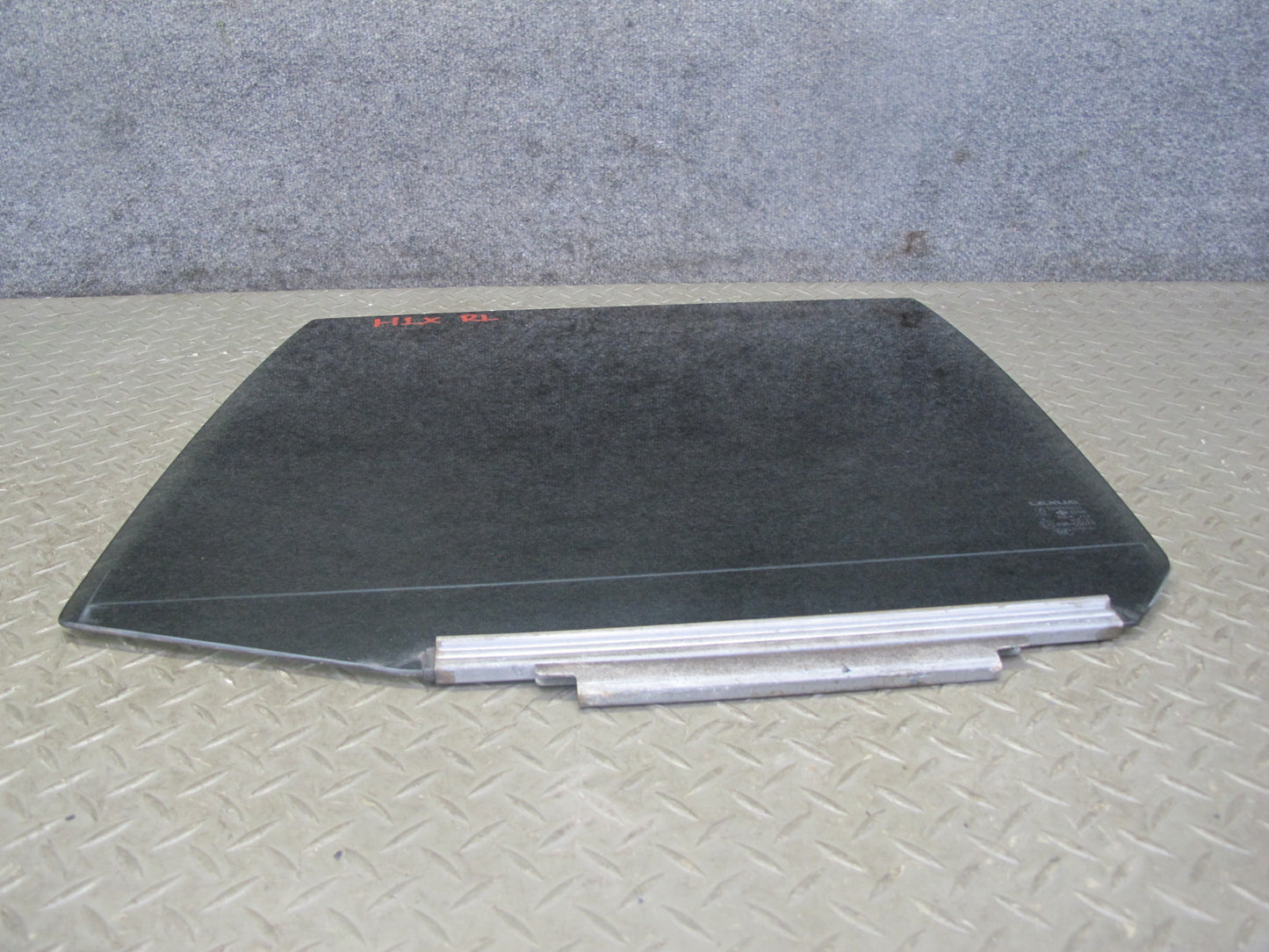 2003-2007 Lexus J100 LX470 Rear Left Driver Side Door Glass Window