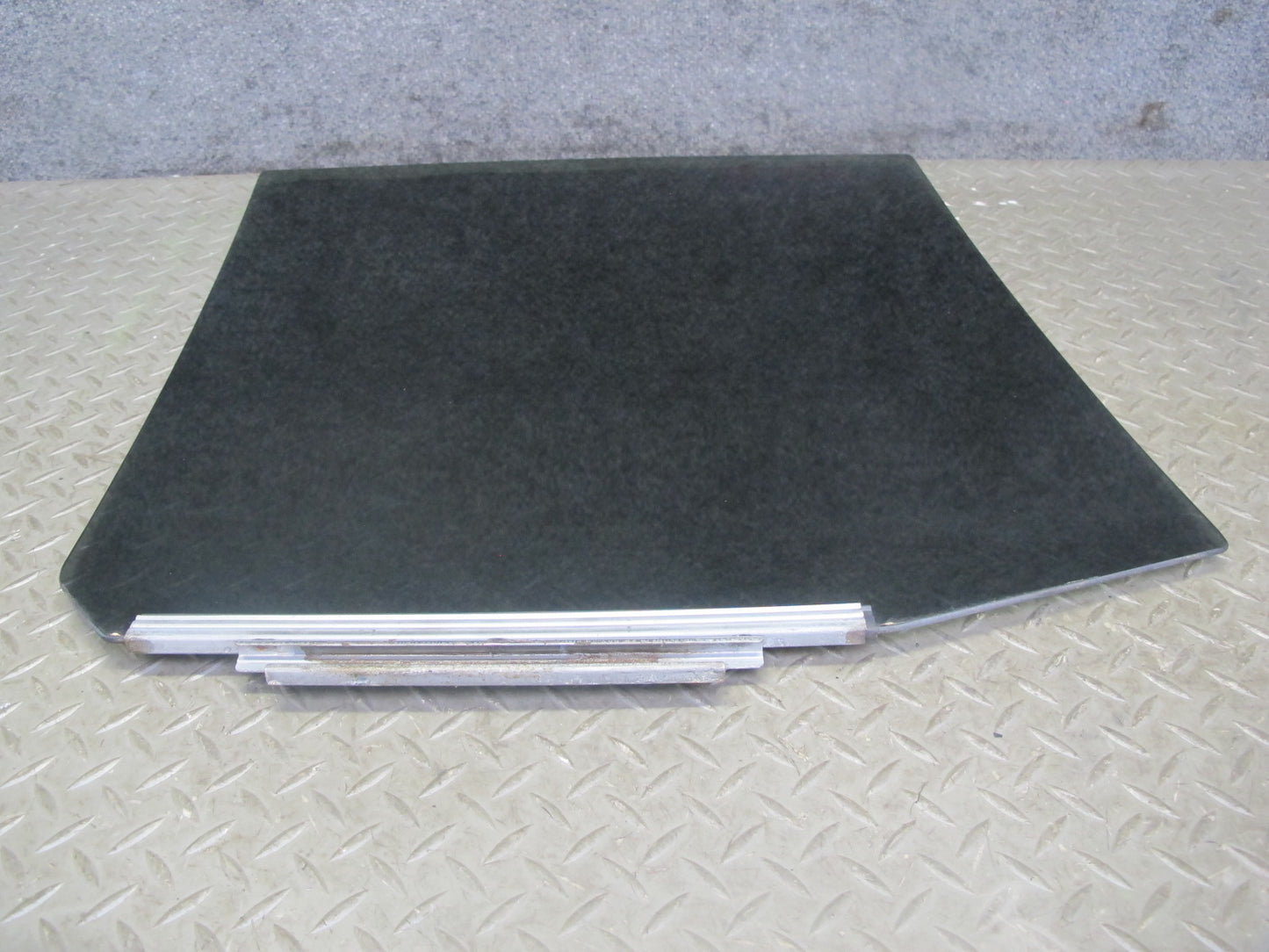 2003-2007 Lexus J100 LX470 Rear Left Driver Side Door Glass Window