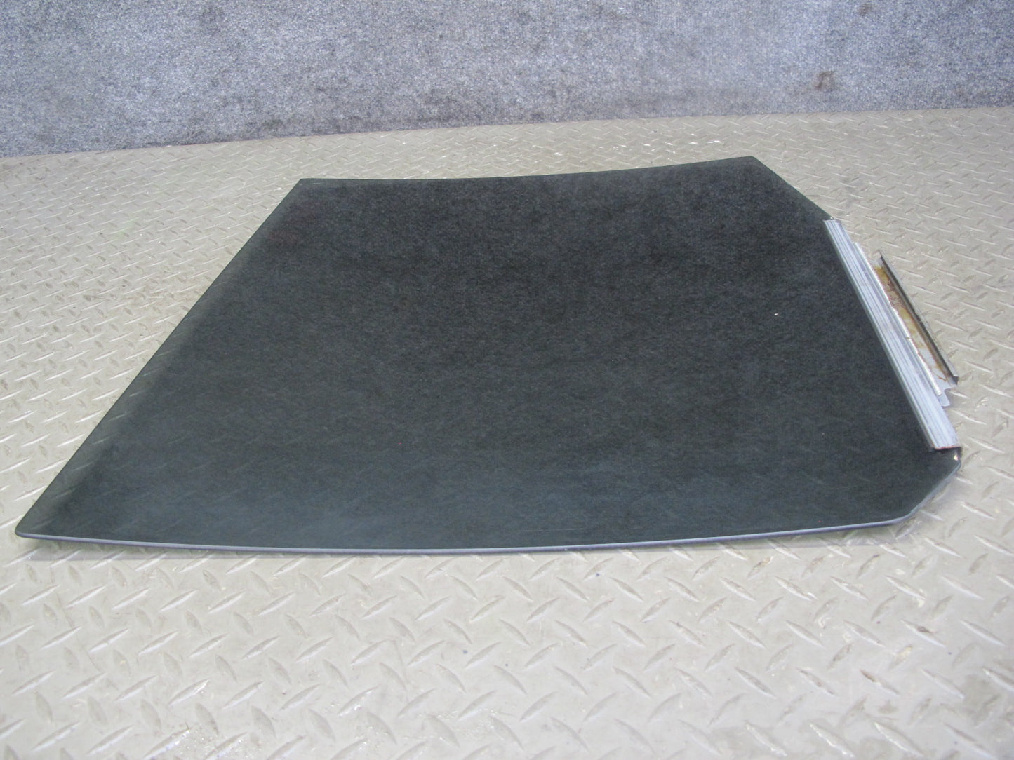 2003-2007 Lexus J100 LX470 Rear Left Driver Side Door Glass Window