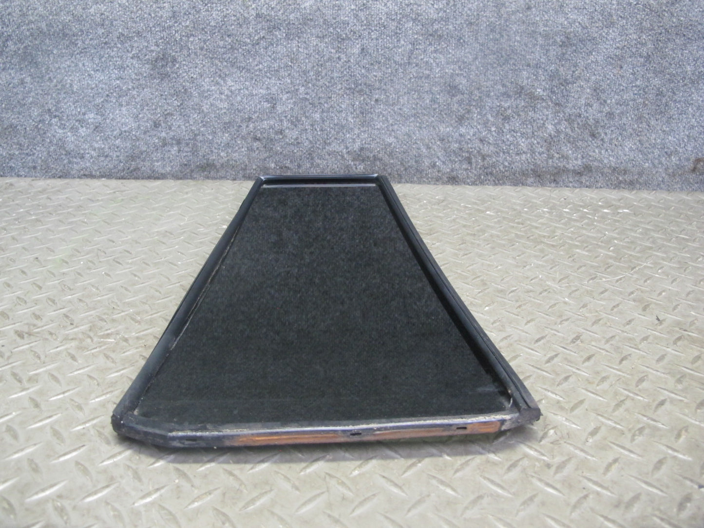 2003-2007 Lexus J100 LX470 Rear Right Side Door Vent Fixed Glass Window