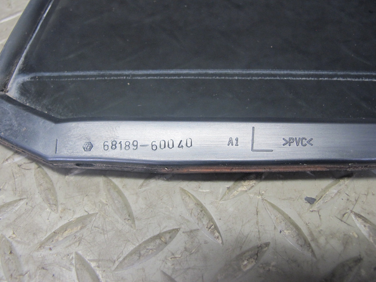 2004-2007 Lexus J100 LX470 Rear Left Door Vent Fixed Glass Window 68189-60040