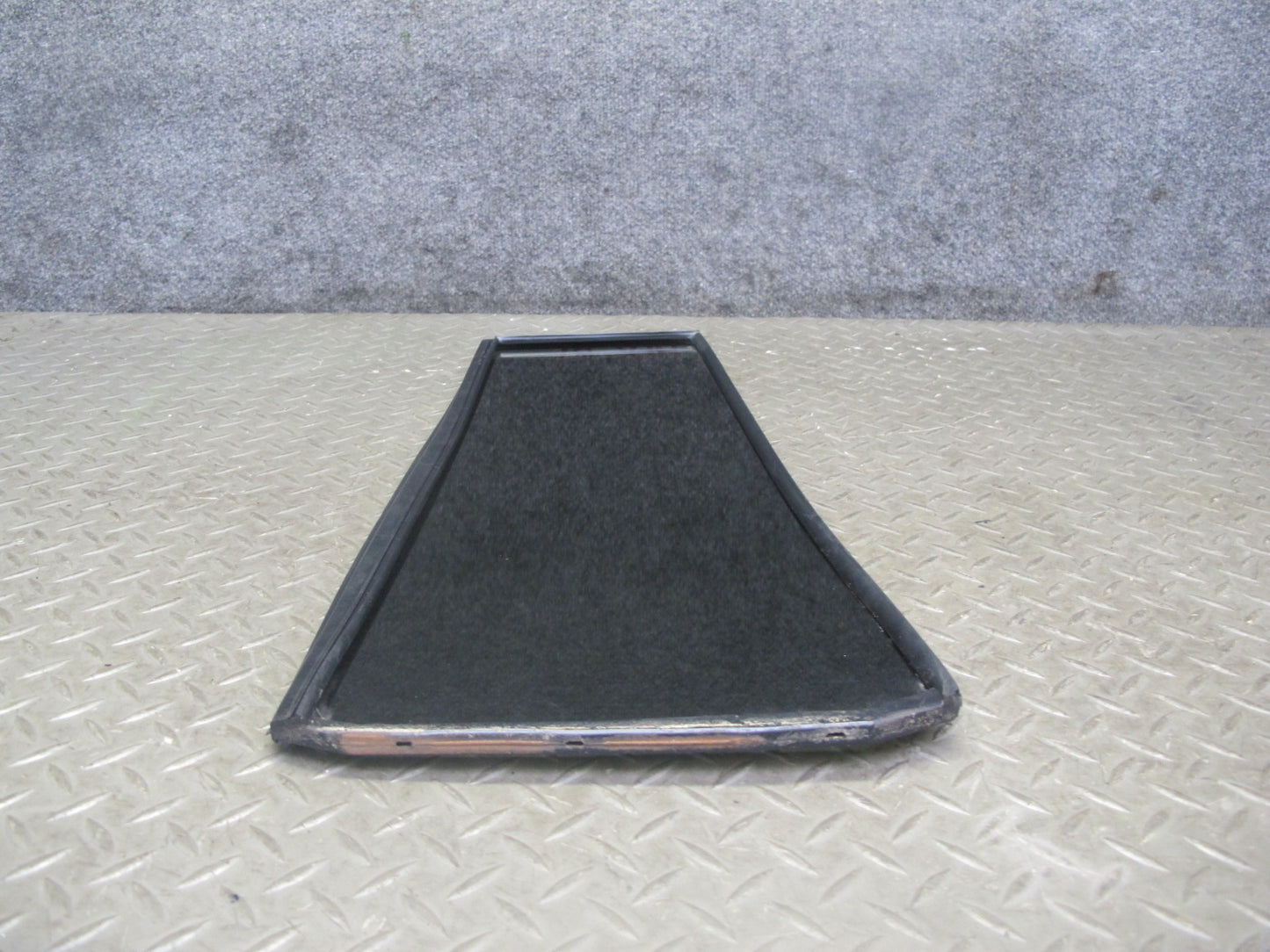 2004-2007 Lexus J100 LX470 Rear Left Door Vent Fixed Glass Window 68189-60040