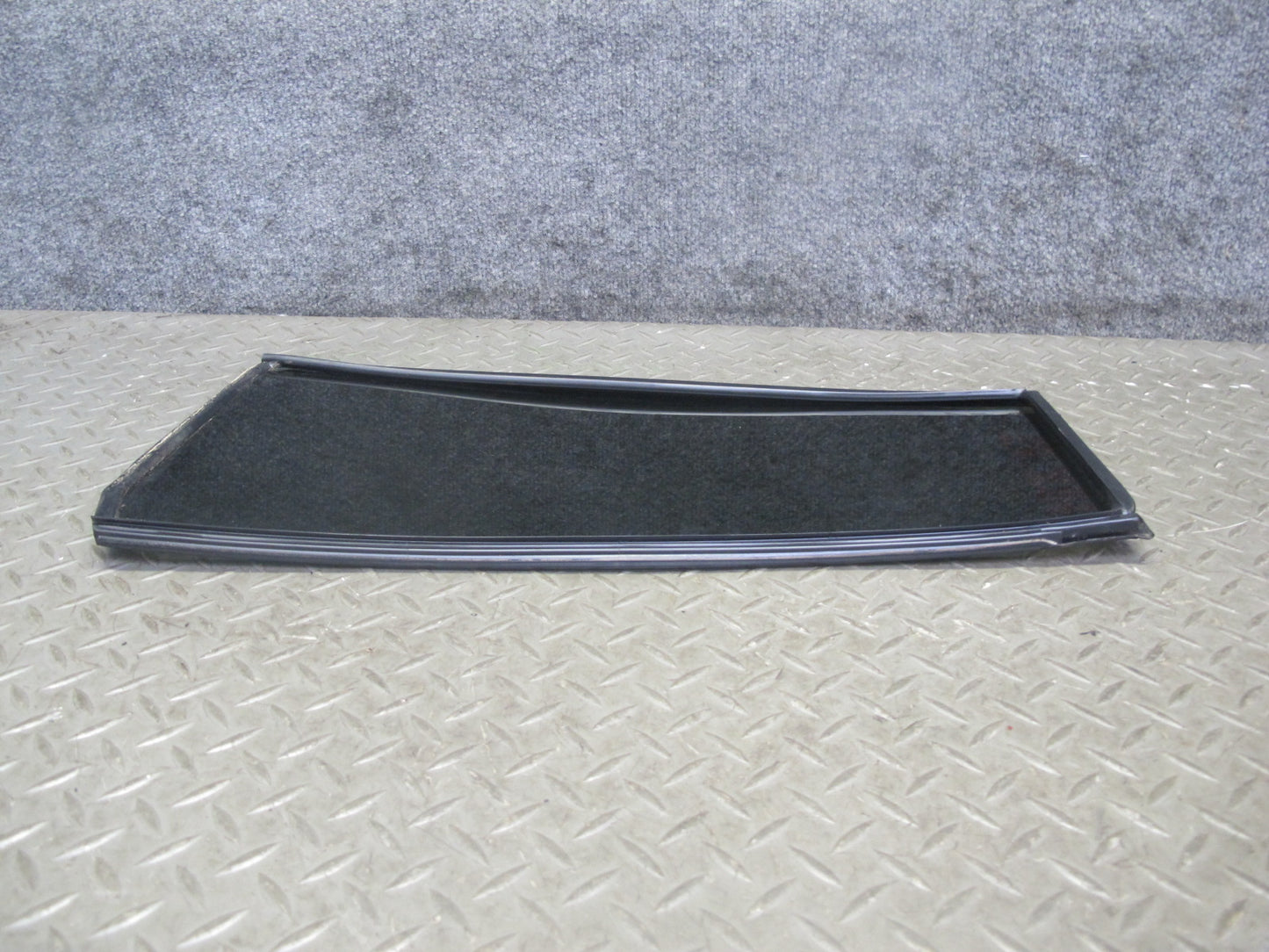2004-2007 Lexus J100 LX470 Rear Left Door Vent Fixed Glass Window 68189-60040