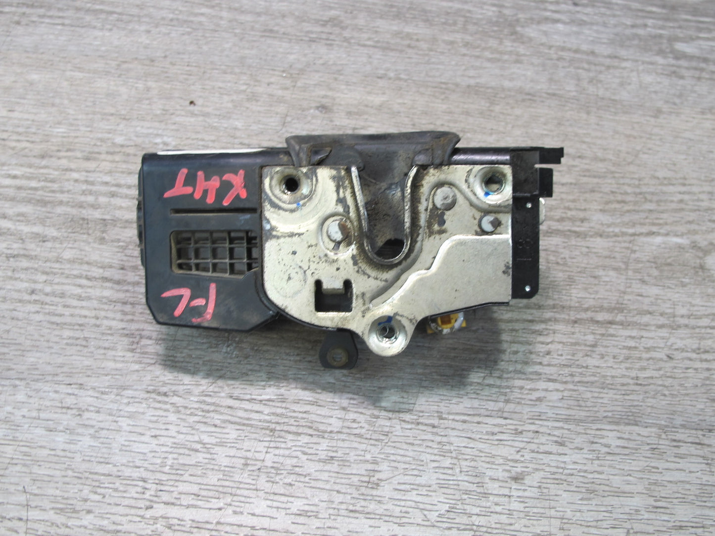 2003-2007 Hummer H2 Front Left Driver Side Door Lock Latch Actuator 15816392