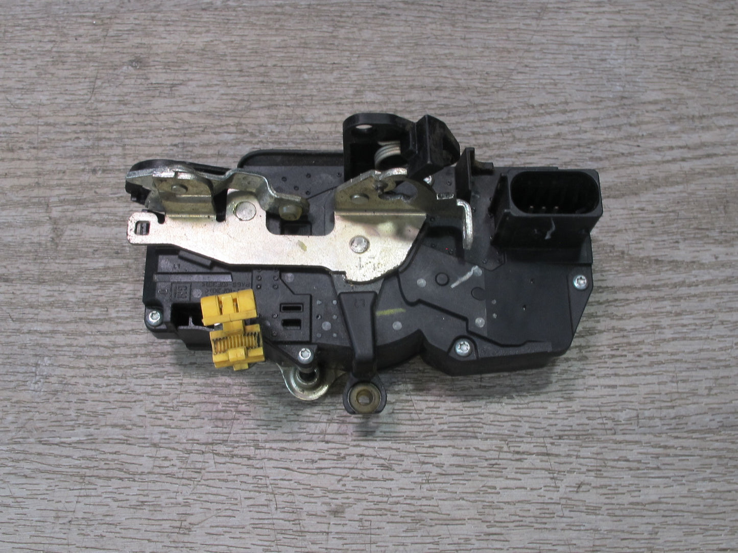 2003-2007 Hummer H2 Front Left Driver Side Door Lock Latch Actuator 15816392