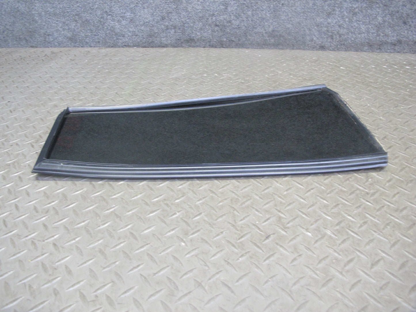 2004-2007 Lexus J100 LX470 Rear Left Door Vent Fixed Glass Window 68189-60040